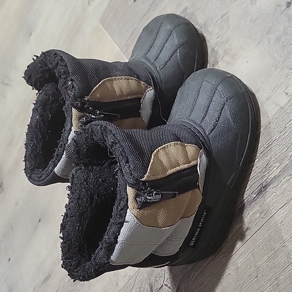 Toddler Shoes - Picture 4 of 6